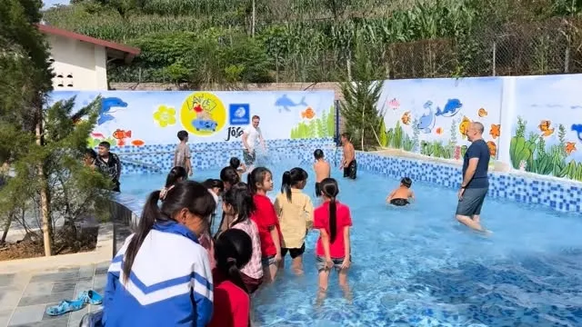 Grand opening of the Vân Hồ, Sơn La pool. We did it! #vrspools4kids